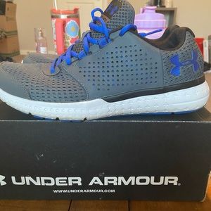 Mens under armour 9.5